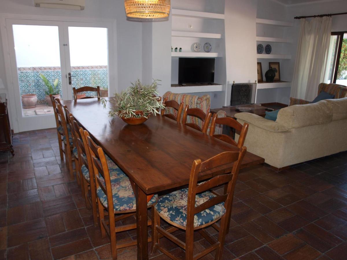 Holiday home Acogedora Y Amplia Con Piscina